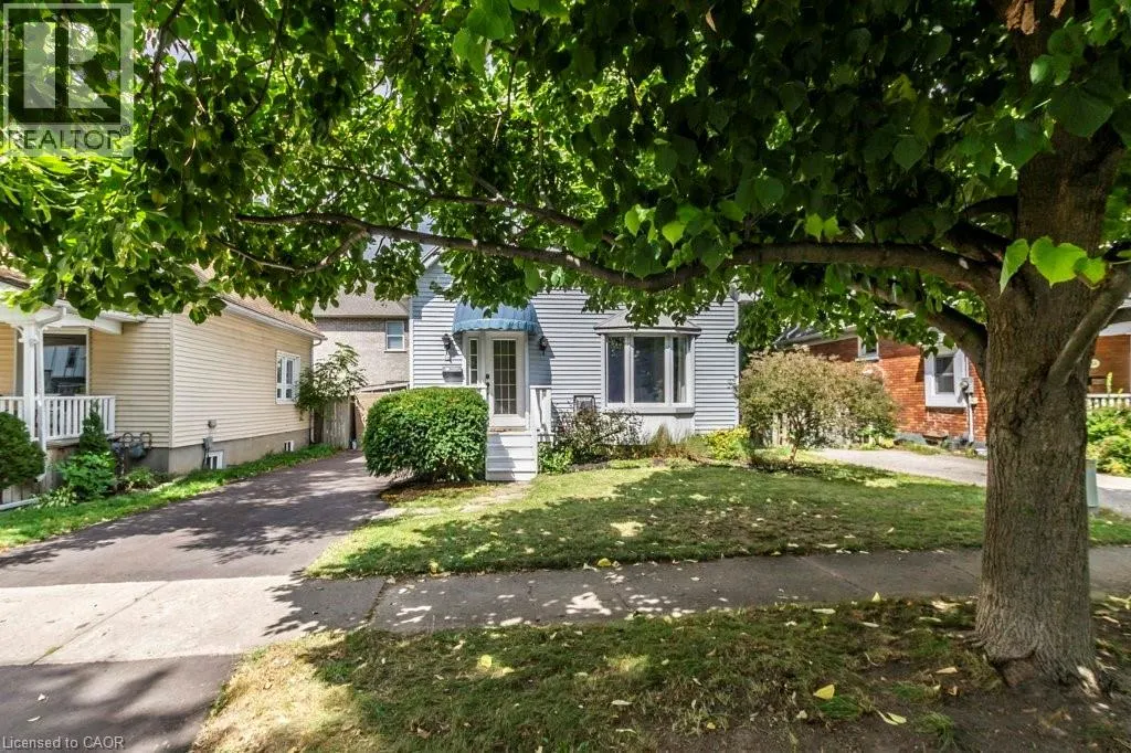 56 JOHN Street W