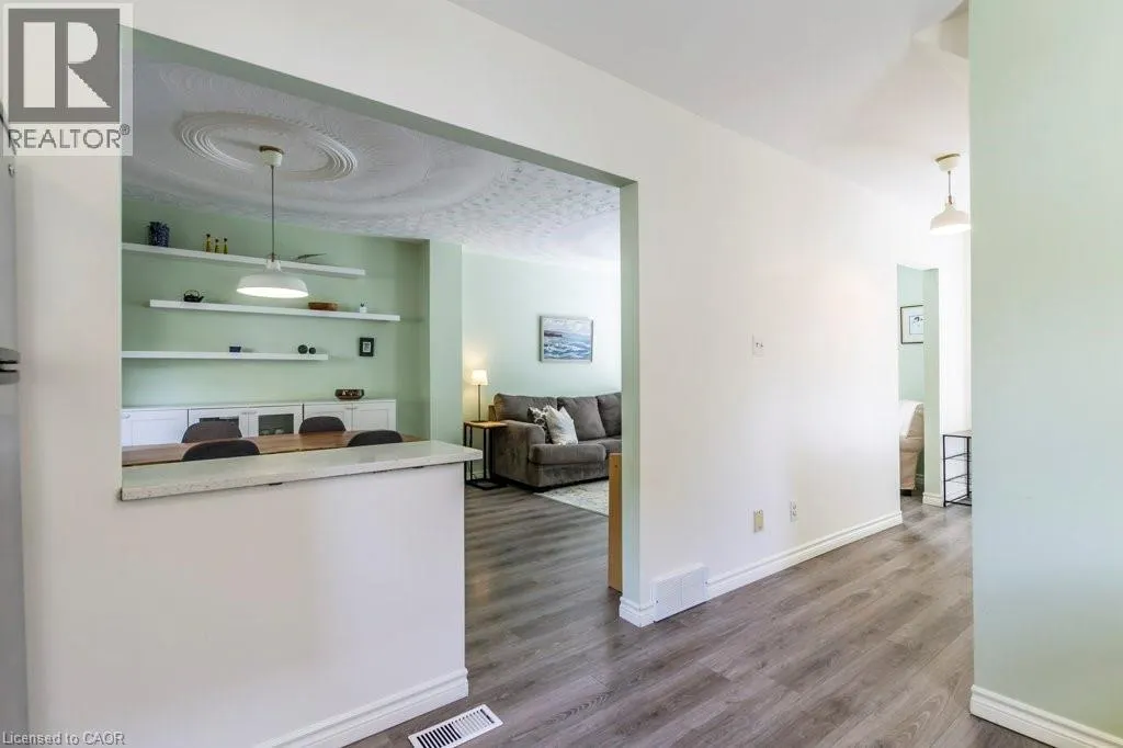 56 JOHN Street W