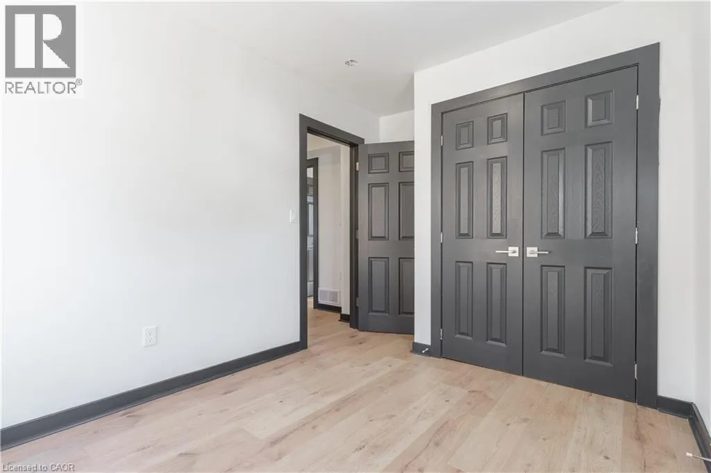 32 BRITANNIA Avenue