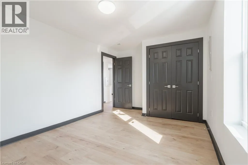 32 BRITANNIA Avenue