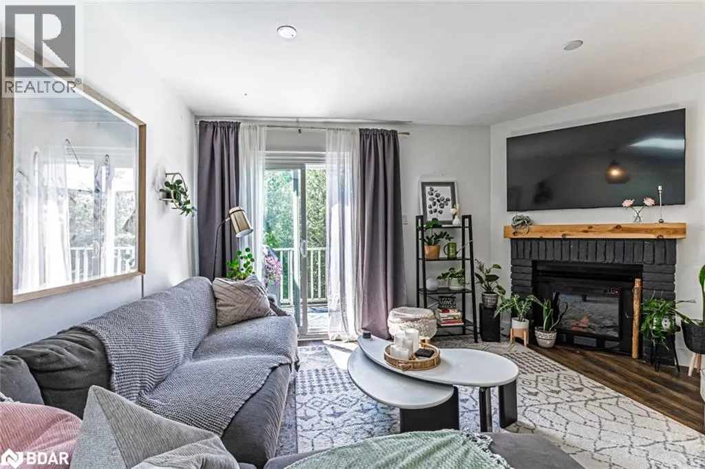 547 OXBOW CRESCENT