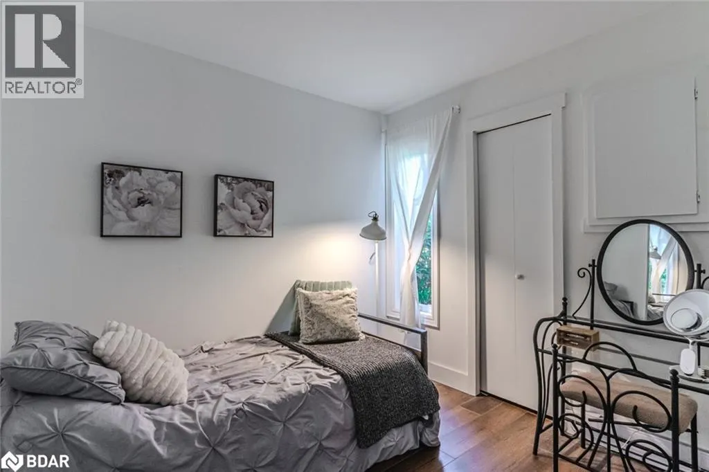 547 OXBOW CRESCENT