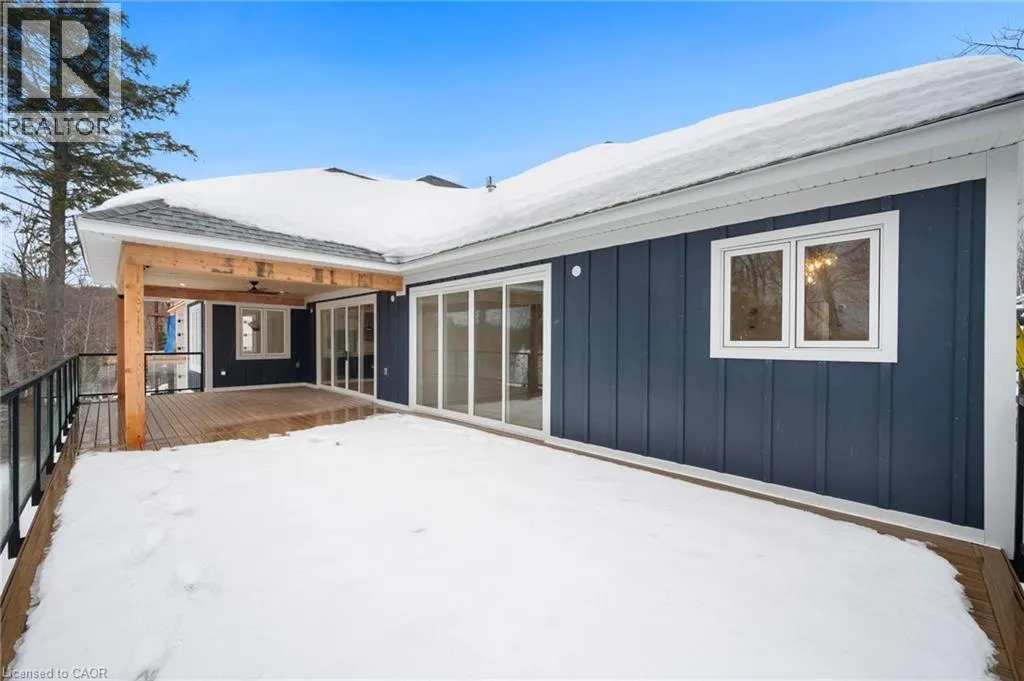 33 GLEN EAGLE Court