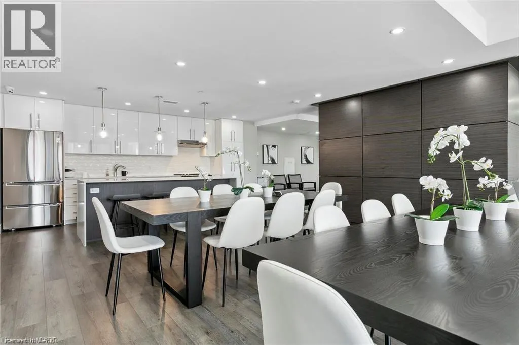 15 QUEEN Street S Unit# 805, #805