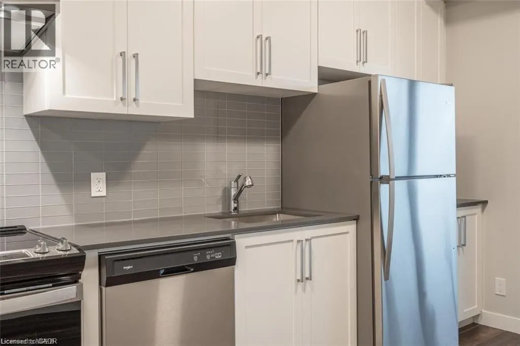15 QUEEN Street S Unit# 805, #805