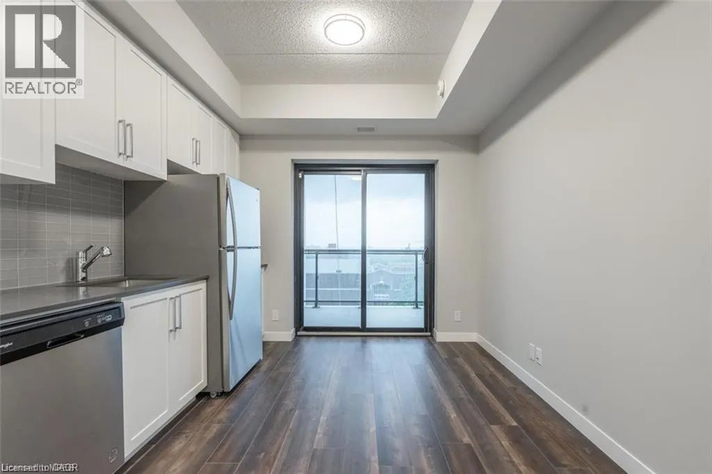 15 QUEEN Street S Unit# 805, #805