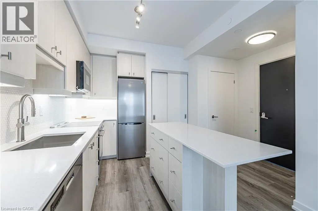 15 WELLINGTON Street S Unit# 907, #907