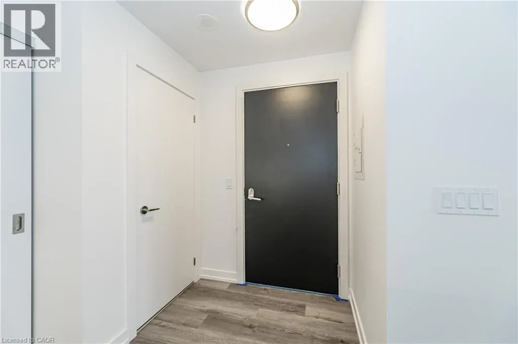 15 WELLINGTON Street S Unit# 907, #907