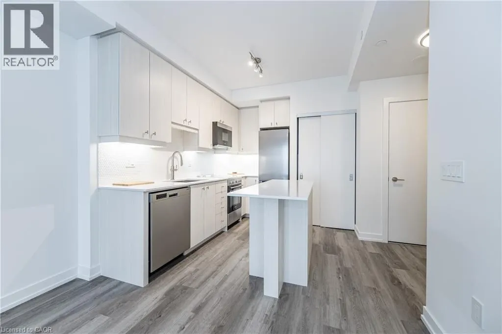 15 WELLINGTON Street S Unit# 907, #907