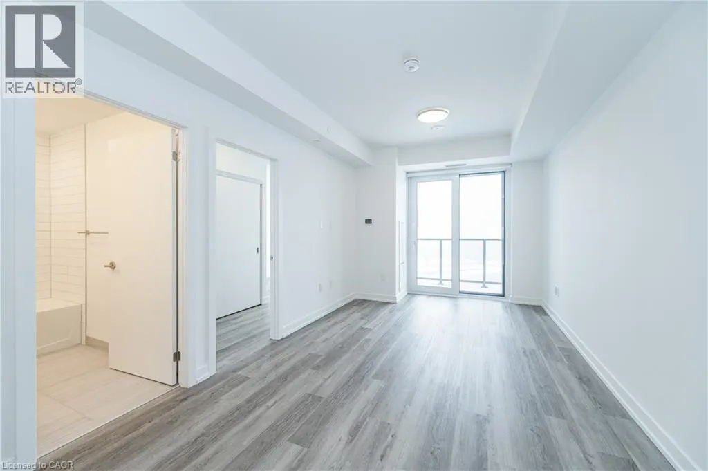 15 WELLINGTON Street S Unit# 907, #907
