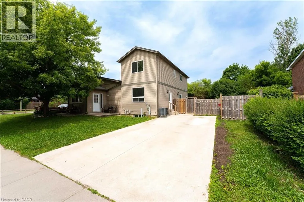 120 JANSEN Avenue