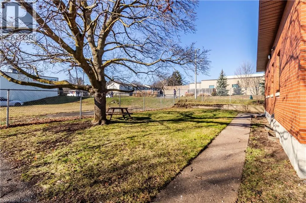 275 LAWRENCE Avenue Unit# 7, #7