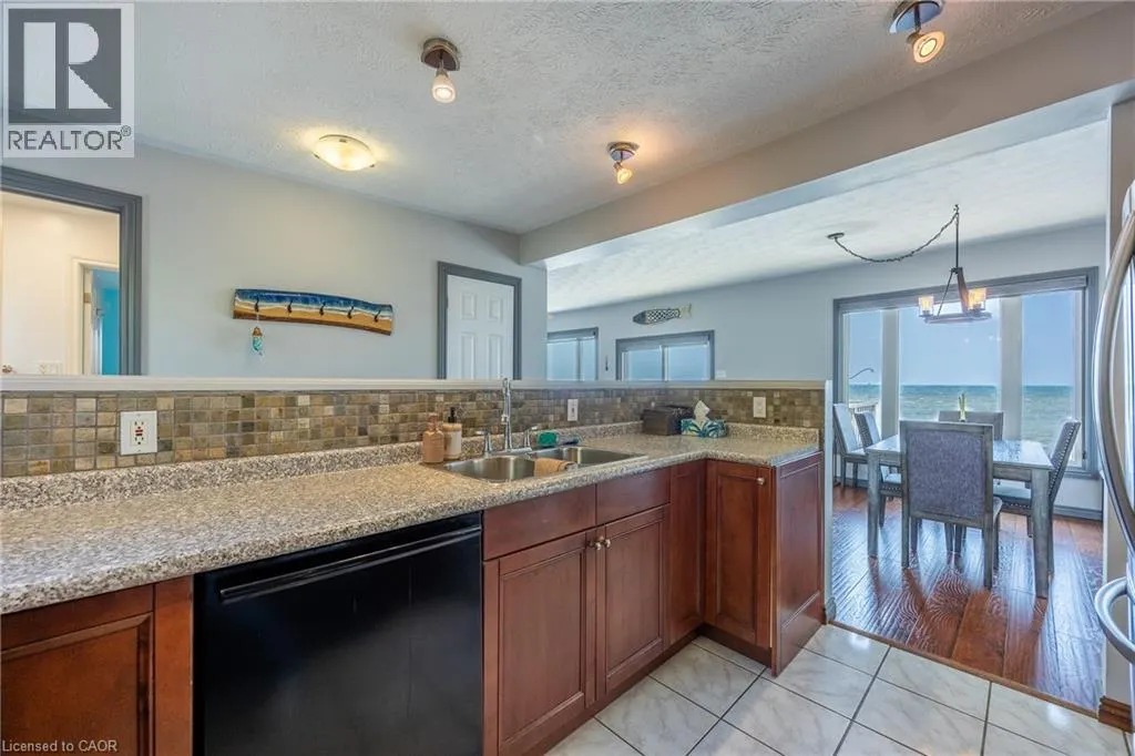 16 SNIDER Crescent