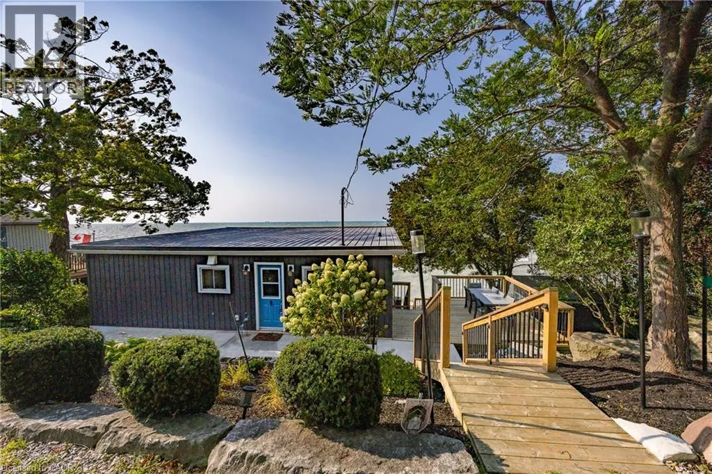 16 SNIDER Crescent