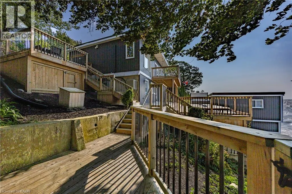 16 SNIDER Crescent
