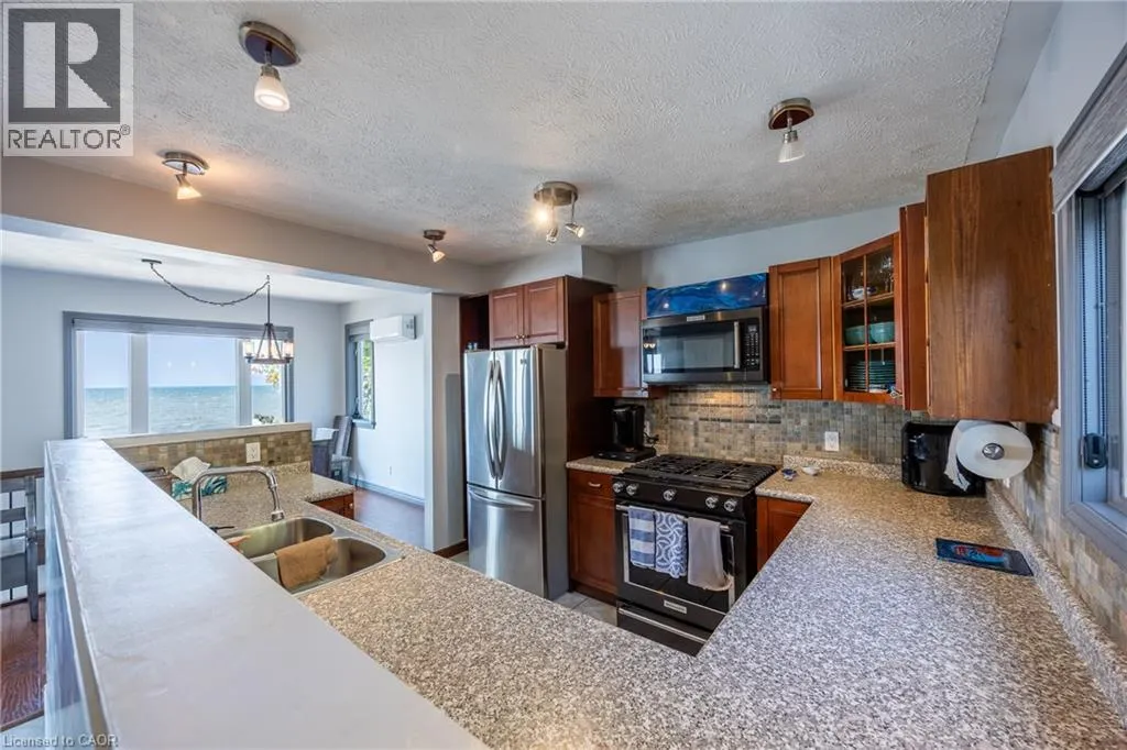 16 SNIDER Crescent
