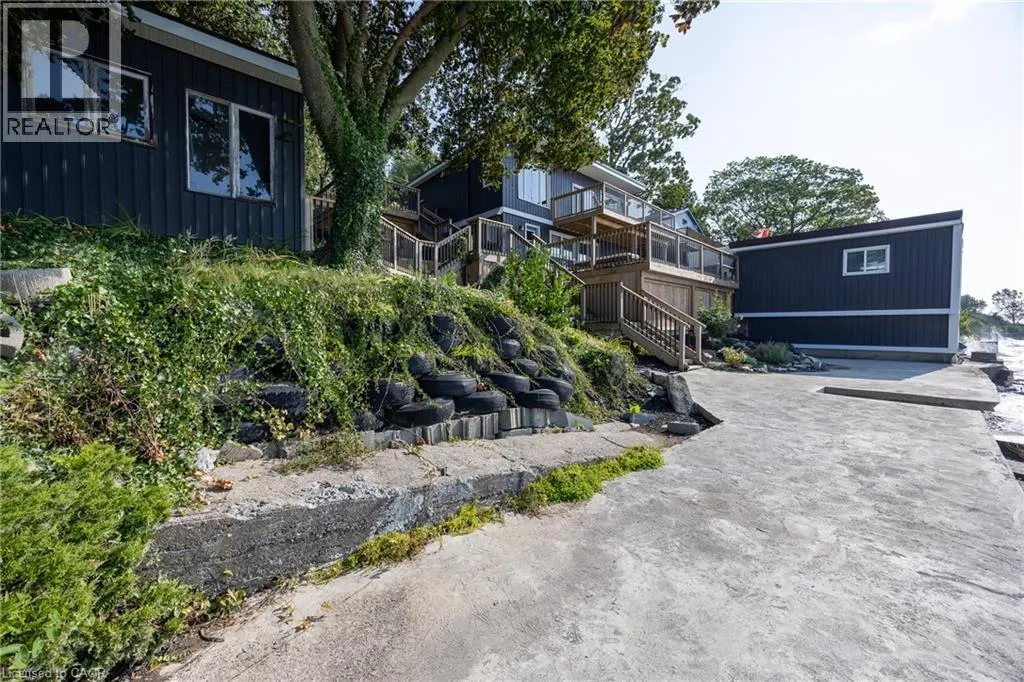16 SNIDER Crescent