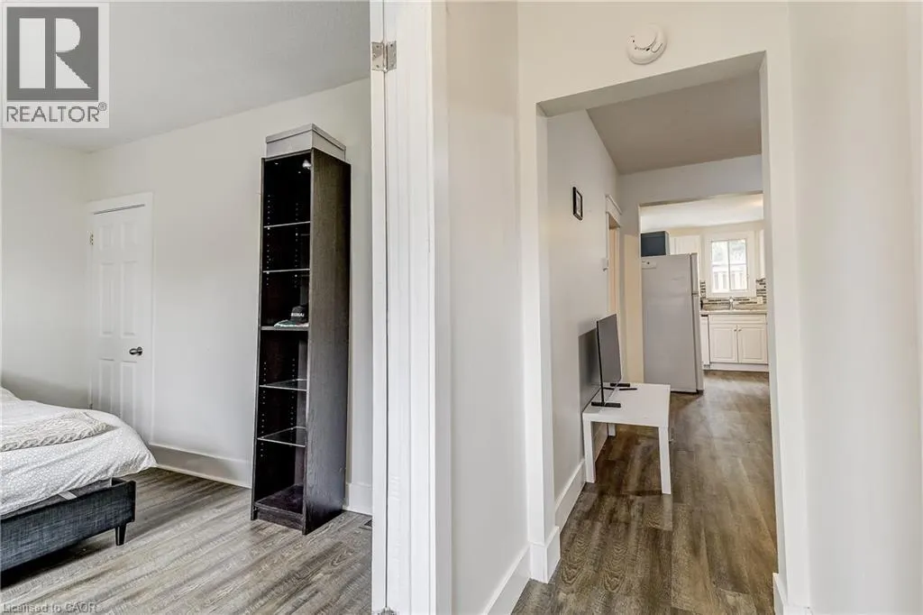 185 SIMCOE Street E