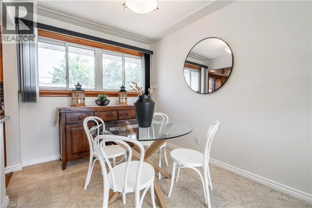 7 KENWOOD Crescent