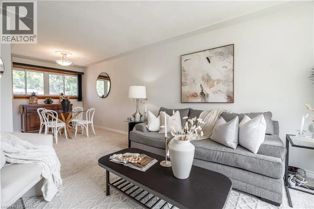 7 KENWOOD Crescent