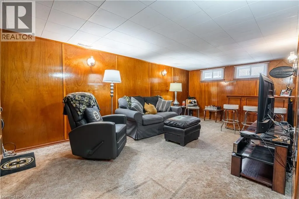 7 KENWOOD Crescent