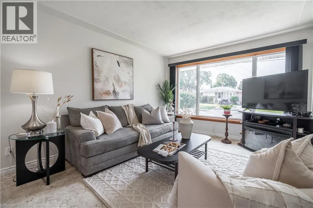 7 KENWOOD Crescent