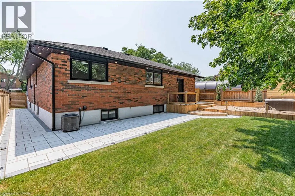 15 HARDALE Crescent