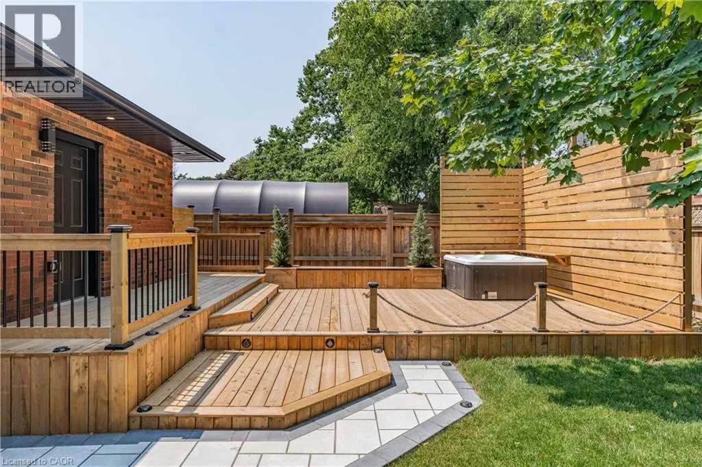 15 HARDALE Crescent
