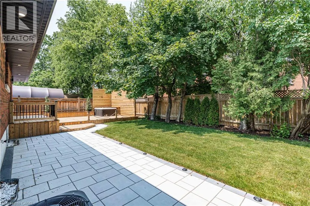 15 HARDALE Crescent