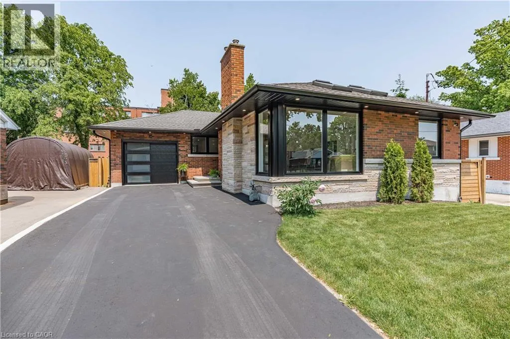 15 HARDALE Crescent