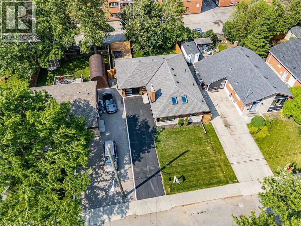 15 HARDALE Crescent