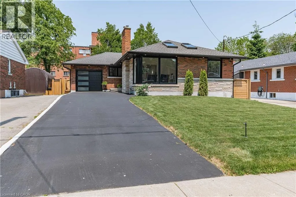 15 HARDALE Crescent