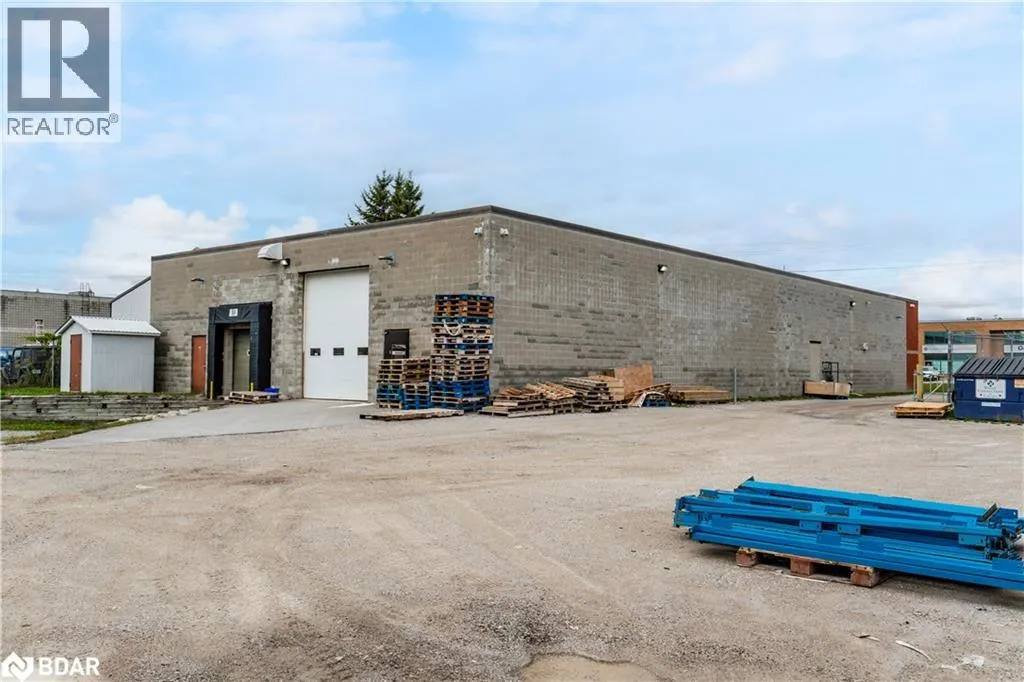 165 SAUNDERS Road