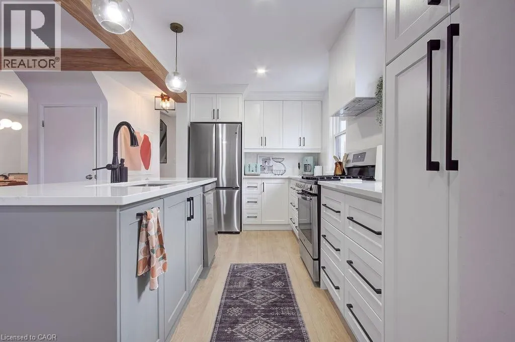 197 EAST 43RD Street