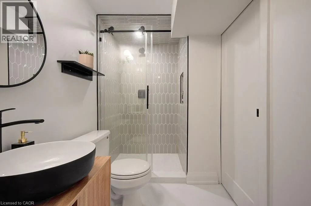 197 EAST 43RD Street