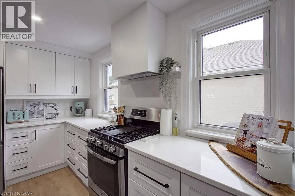 197 EAST 43RD Street