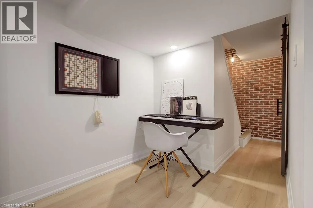 197 EAST 43RD Street
