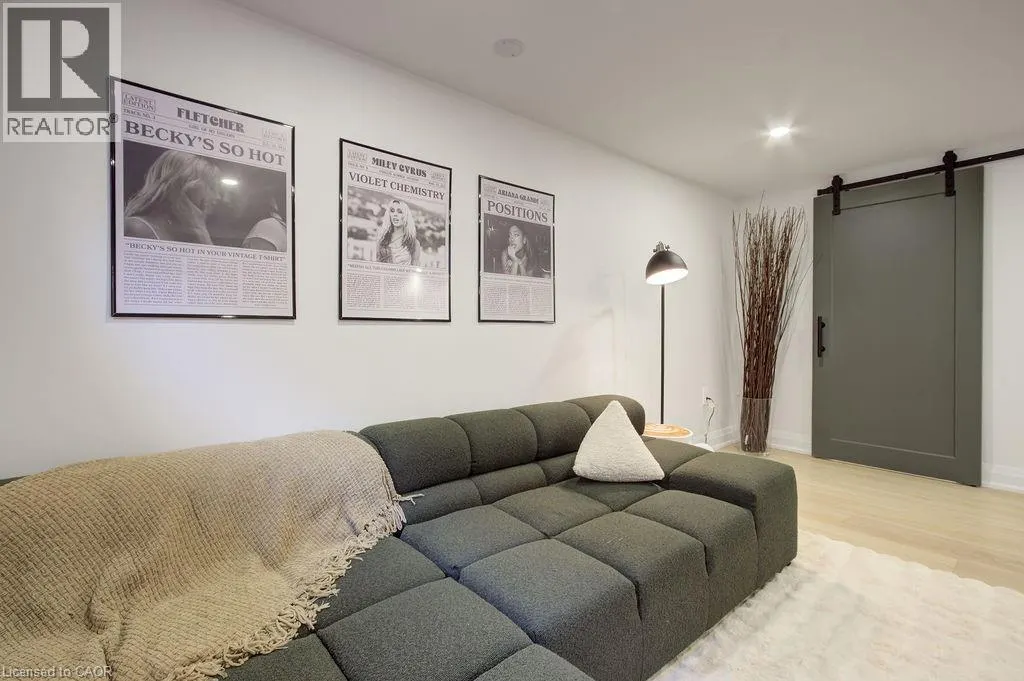 197 EAST 43RD Street
