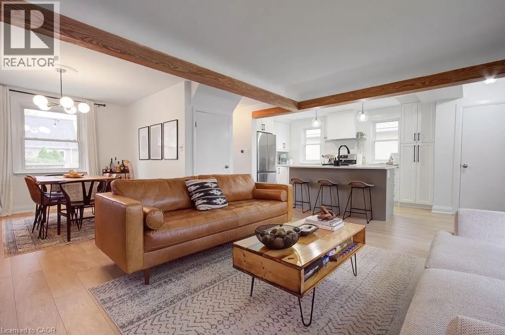 197 EAST 43RD Street