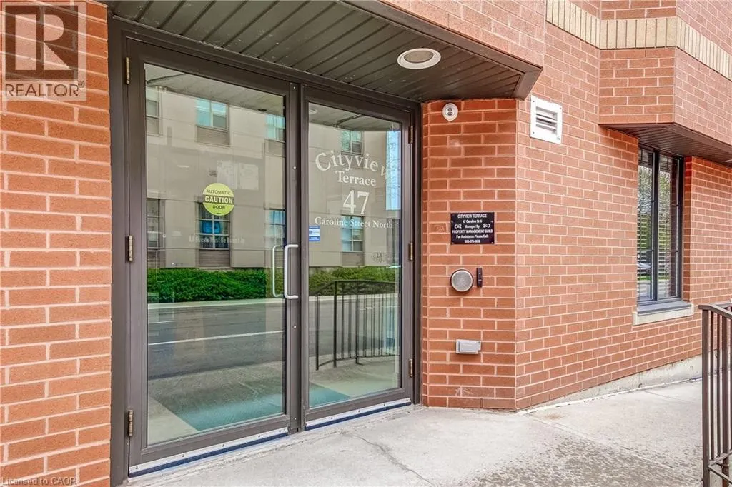 47 CAROLINE Street N Unit# 404, #404