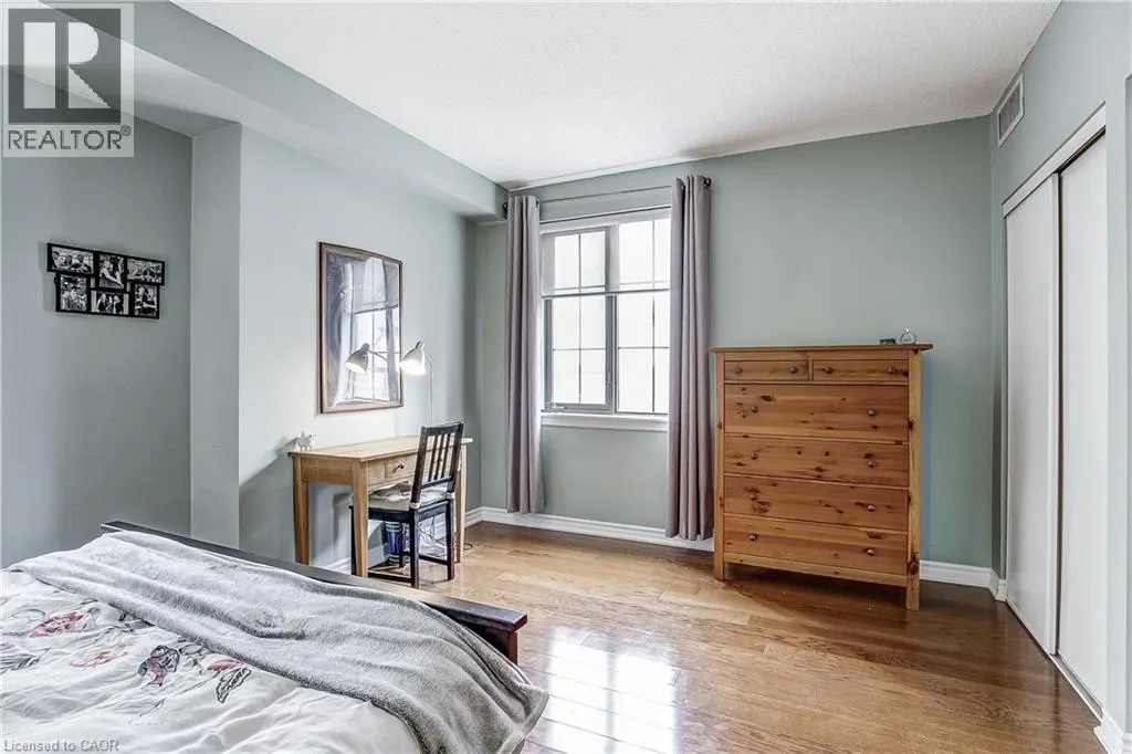 47 CAROLINE Street N Unit# 404, #404