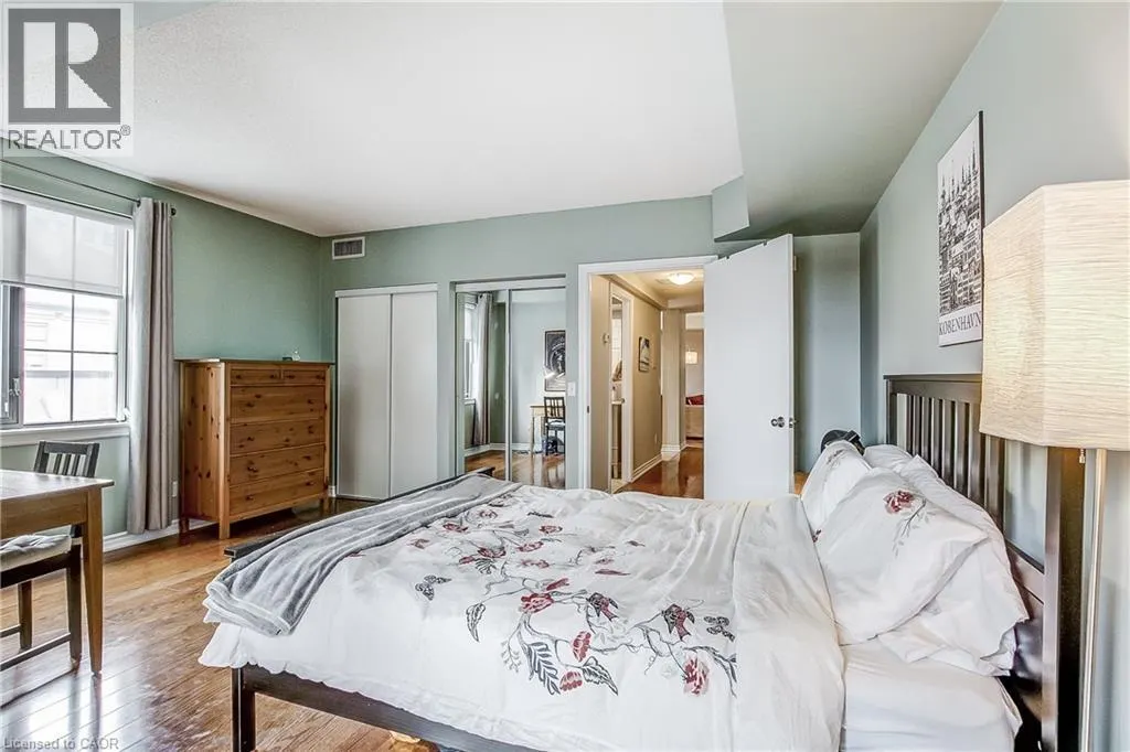 47 CAROLINE Street N Unit# 404, #404