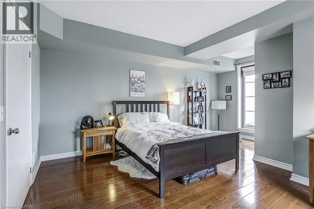 47 CAROLINE Street N Unit# 404, #404