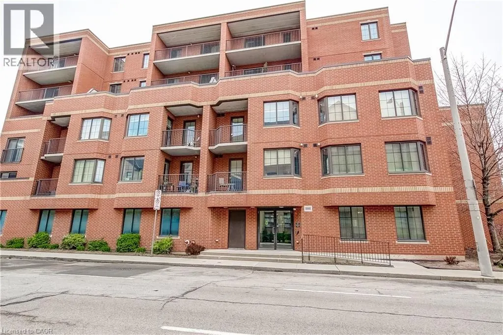 47 CAROLINE Street N Unit# 404, #404