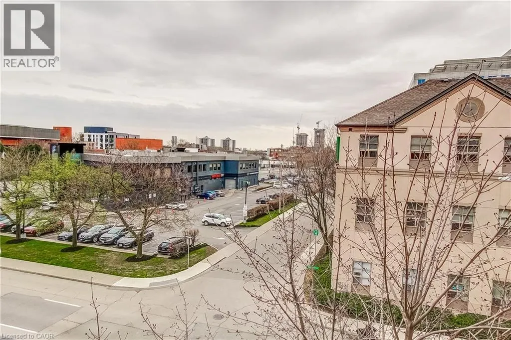 47 CAROLINE Street N Unit# 404, #404