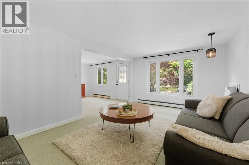 14 JACKSON Heights