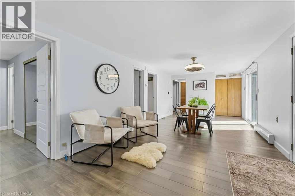 14 JACKSON Heights