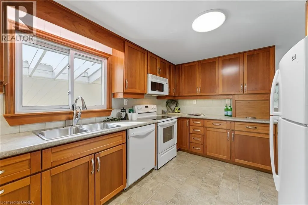 14 JACKSON Heights