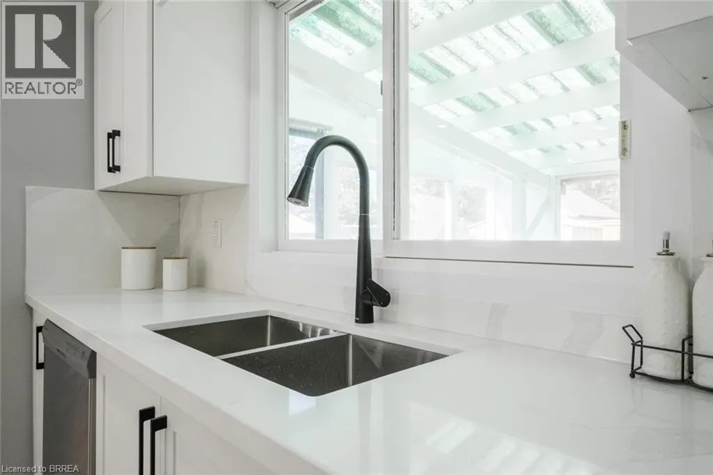 47 UPLANDS Drive Unit# Upper, #Upper