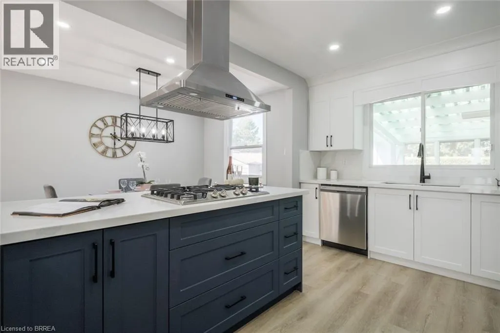 47 UPLANDS Drive Unit# Upper, #Upper